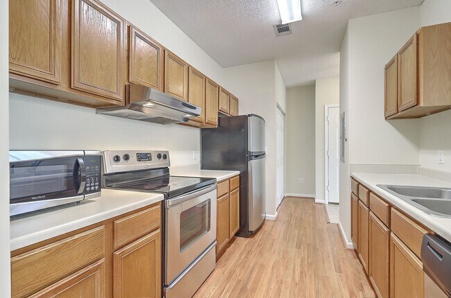 Building Photo - 1 bedroom unit in the Concord West of the ...