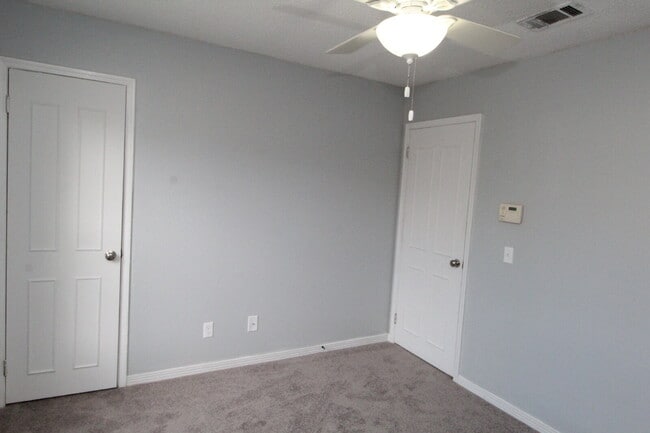 Building Photo - 2BD/1.5BA Townhouse in Foxborough – Availa...