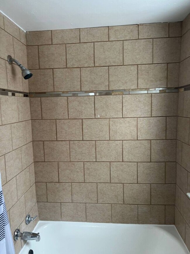 Building Photo - 853 E 155th St