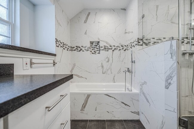 Building Photo - 12458 Woodthorpe Ln