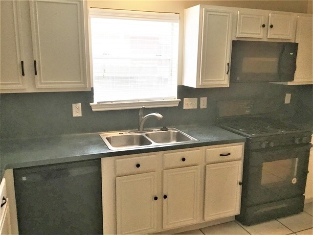 Building Photo - 2811 Copra Ln