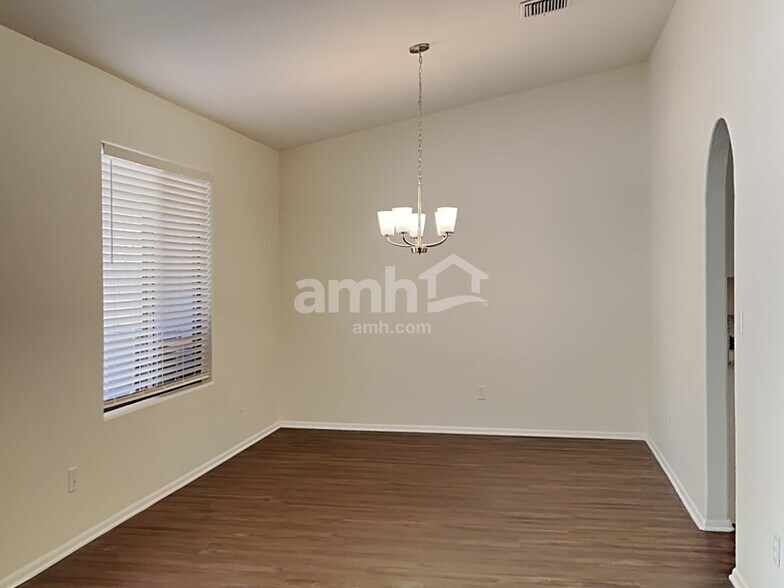 Building Photo - 7975 S New Abbey Dr