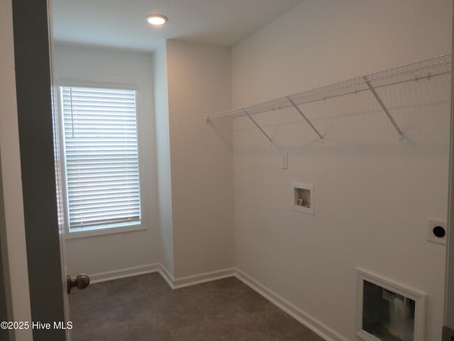 Building Photo - 370 Summer Wind Wy