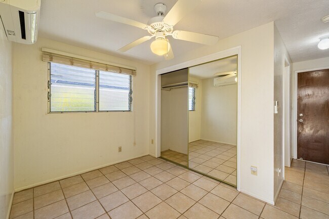 Building Photo - 3-bedroom, 2-bath single-family home with a covered porch and parking. Ideally located near Diamo...