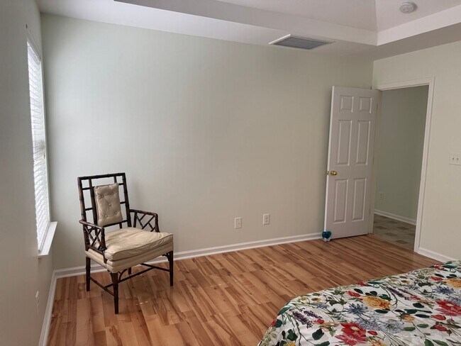 Building Photo - Four Bedroom Home in Curtis Pond