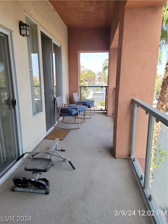 Building Photo - MIDRISE 2 BED, 2 BATH CONDO IN GUARD-GATED...