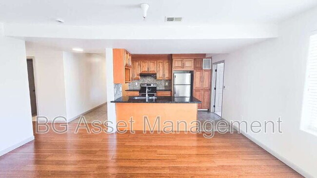 Primary Photo - 1459 MacArthur Blvd