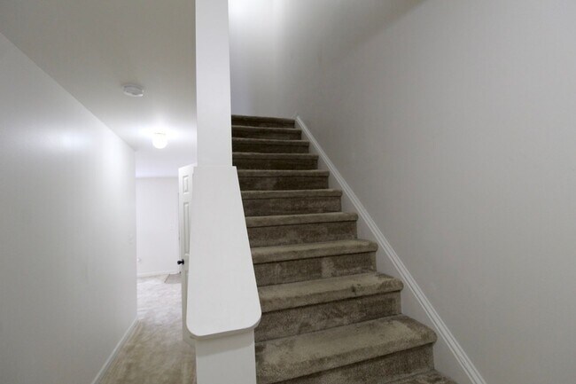 Building Photo - 1326 Devon Ln