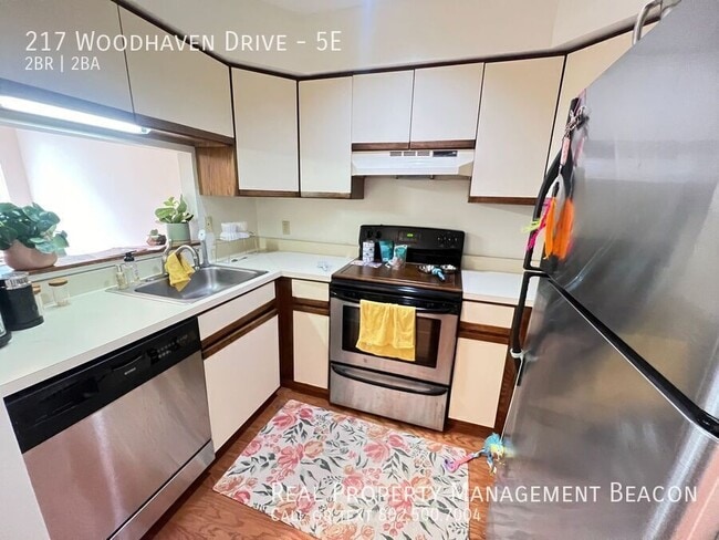 Building Photo - 217 Woodhaven Dr