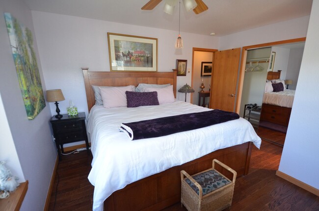 Building Photo - Deed Restricted! 3 bedroom in Monarch Town...
