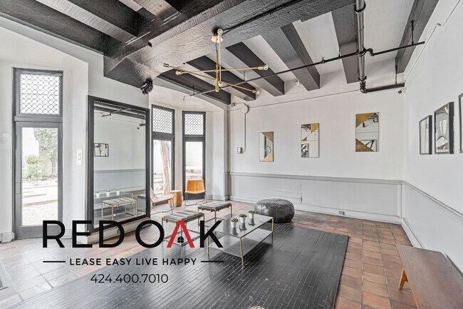 Building Photo - 2505 W 6th St