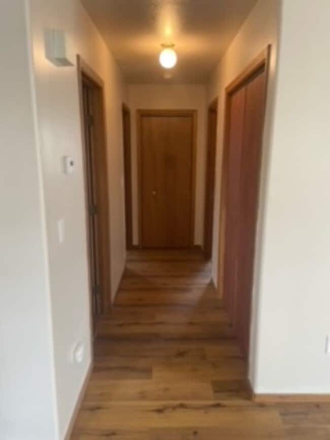 Building Photo - Comfortable 2 Bedroom, 1 Bathroom Lower-Level 4-Plex Unit