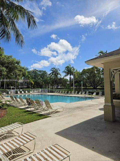 Building Photo - 7872 Sanibel Dr