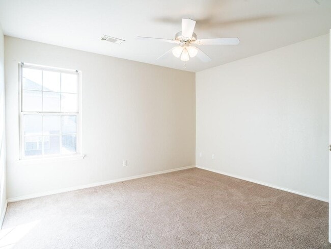 Building Photo - 3007 SW Amberwood Ave