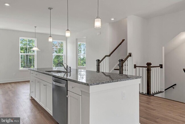 Building Photo - 1648 Sandpiper Bay Lp