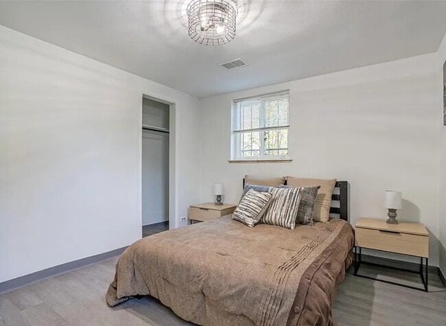 Building Photo - 2090 S Wolff St