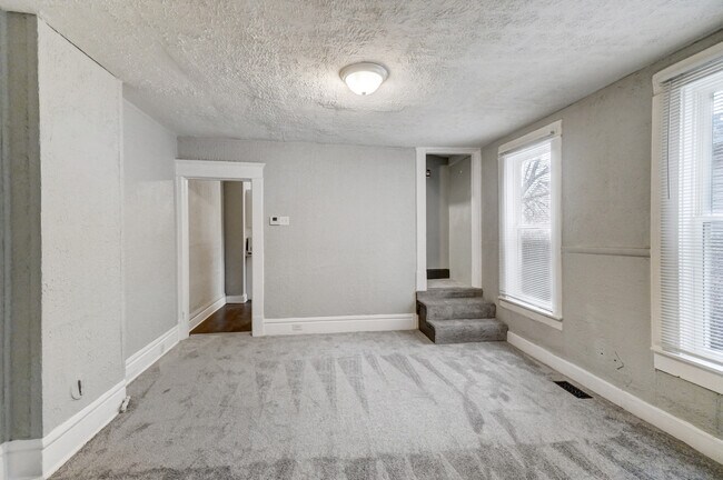 Building Photo - 64 E Innis Ave