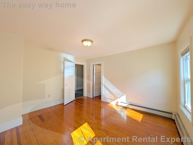 Building Photo - 41 Bay State Ave