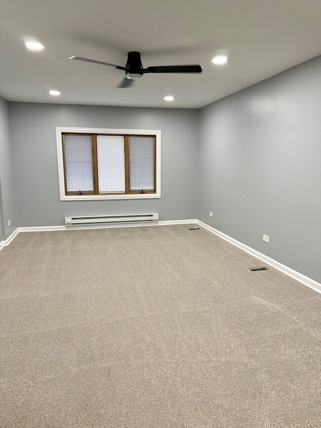 Building Photo - 1310 Somerset Ln