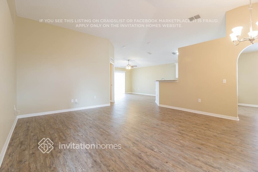 Building Photo - 1924 Corner Glen Dr