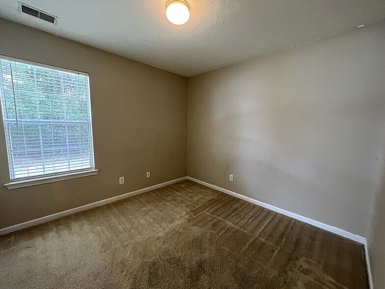 Building Photo - 485 Live Oak Walk