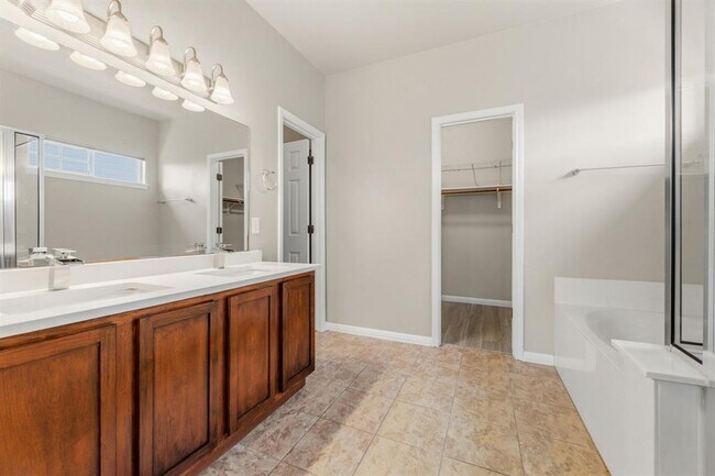 Building Photo - 1216 Willowbrook Dr