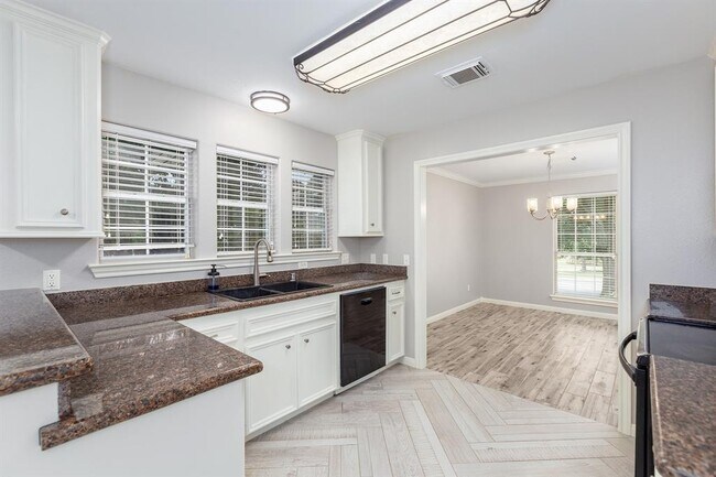 Building Photo - 12830 Point Aquarius Blvd