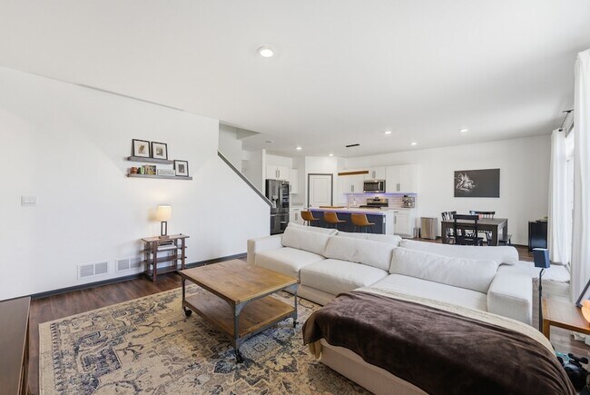 Building Photo - 25424 W Cerena Cir