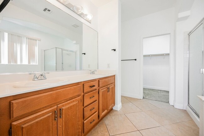 Building Photo - Welcome Home!  One Store Home