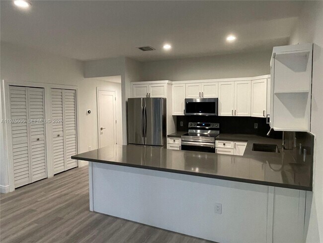 Building Photo - 2840 Shipping Ave