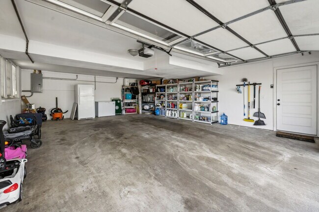Building Photo - 4604 Mountainview Dr