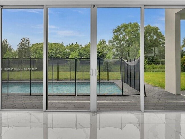 Building Photo - 16644 Botaniko Dr N