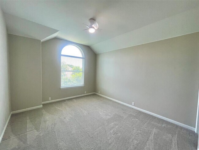 Building Photo - 2529 Charolais Ct