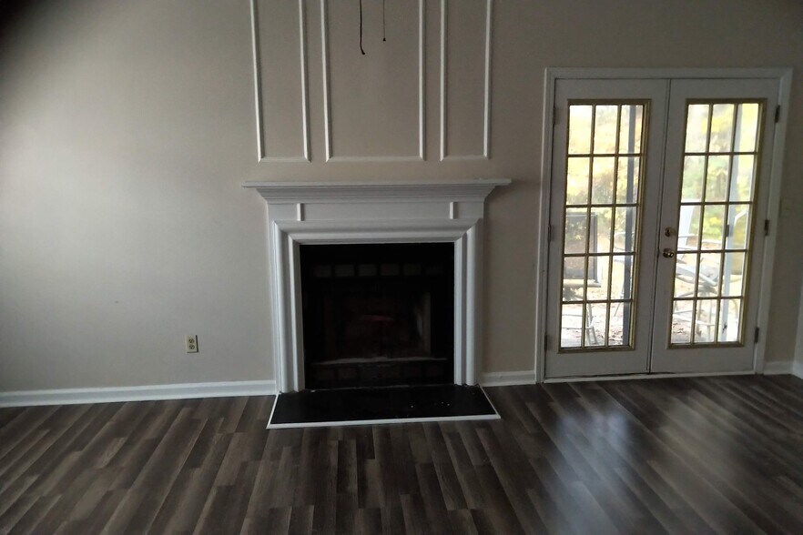 Building Photo - 5754 Rock Rd