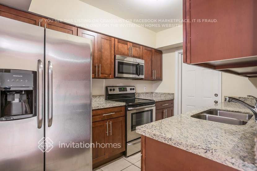 Building Photo - 636 Kingbird Cir