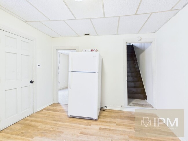 Building Photo - Charming 3 Bedroom, 1 Bath Home in Northeastern Schools!