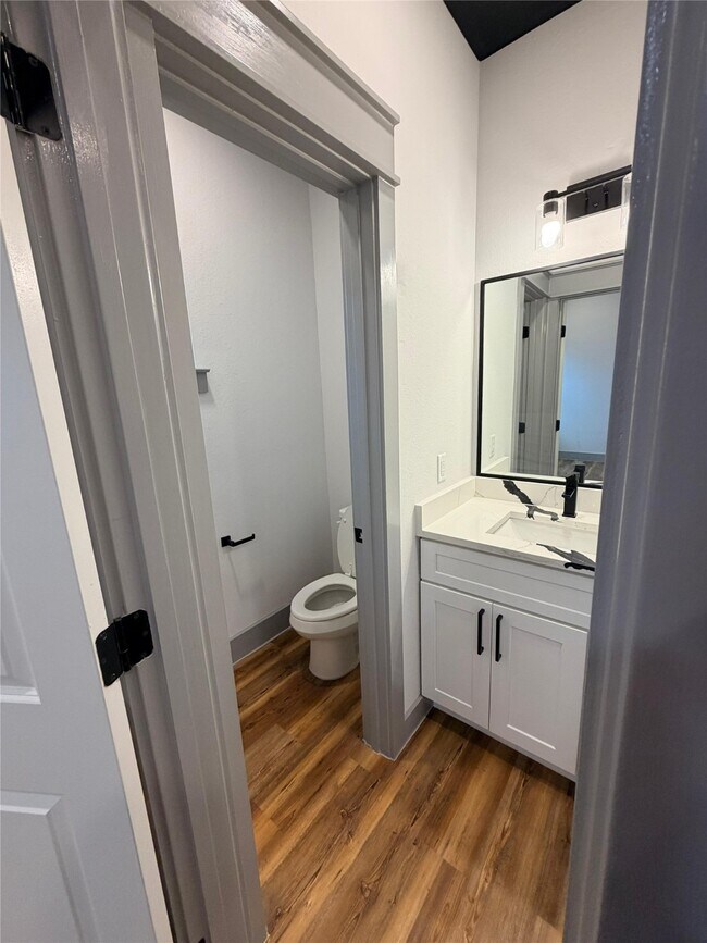 Building Photo - 1002 Natchez Ave