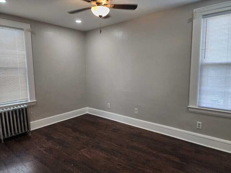 Building Photo - 198 W End Ave