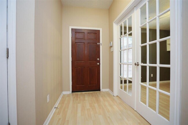 Building Photo - 22815 Red River Dr