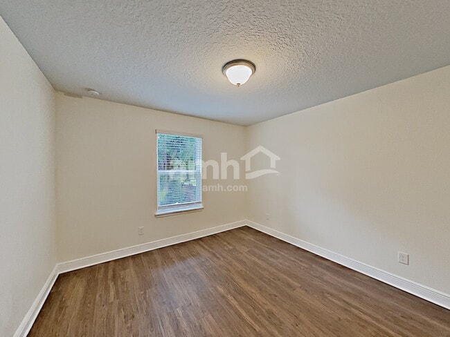 Building Photo - 707 Zarabrooke Ct