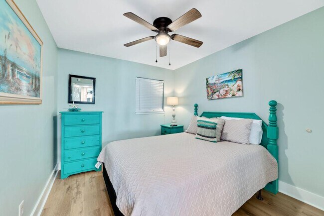 Building Photo - 409 E Beach Blvd