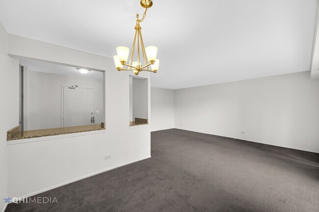 Building Photo - 111 S Baybrook Dr