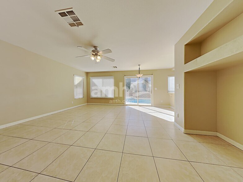 Building Photo - 8443 Chinook Candy Ct