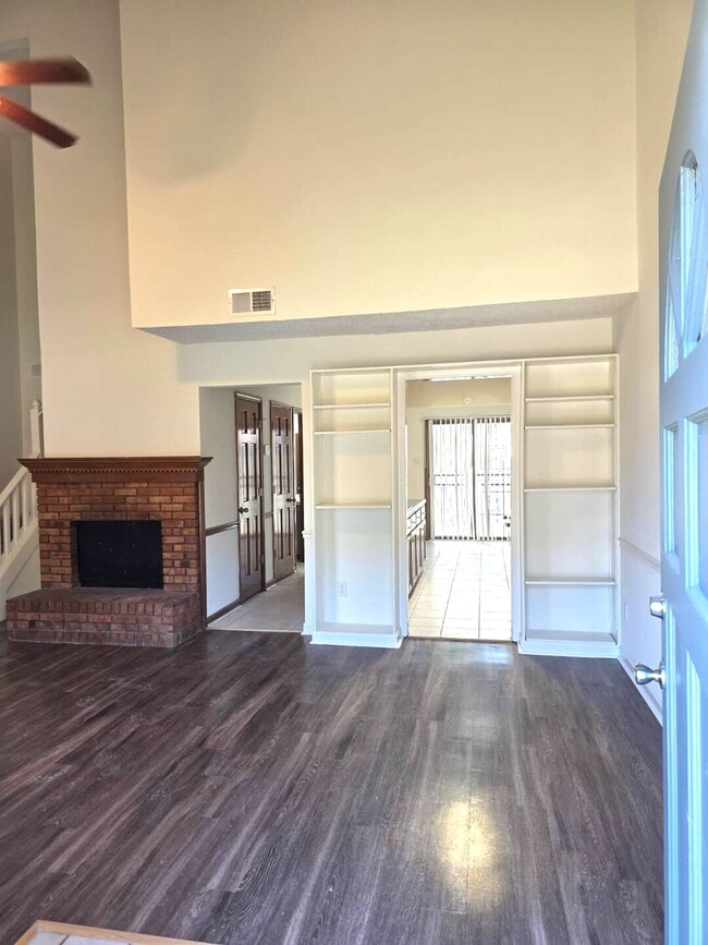 Building Photo - 6244 Kirby Downs Dr