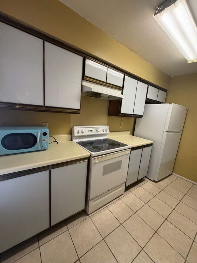 Building Photo - 10555 Turtlewood Ct