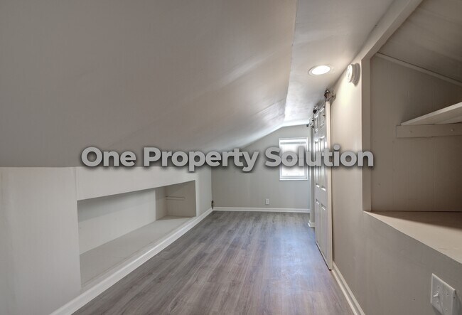 Building Photo - 2642 Clay St