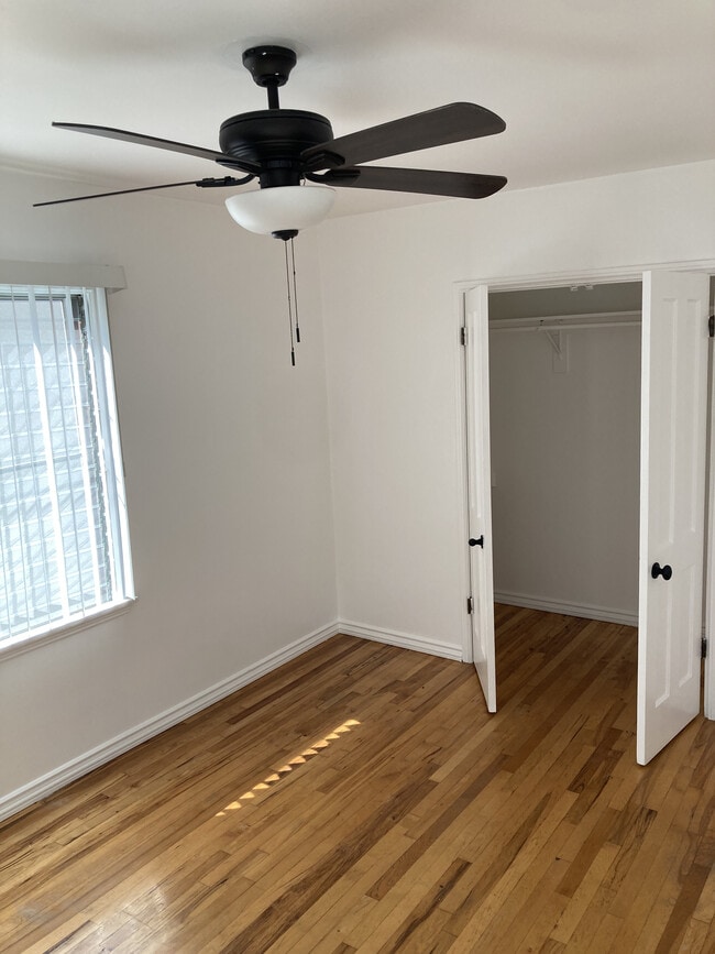 Building Photo - 1032 N Croft Ave