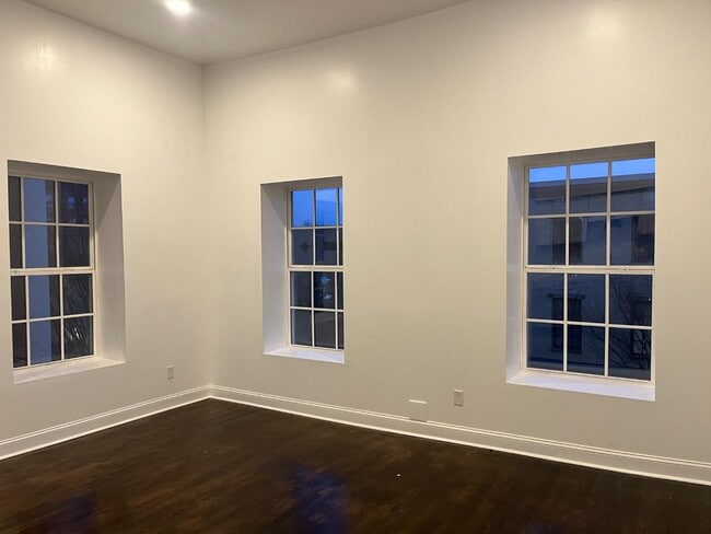 Building Photo - 1 N Potomac St