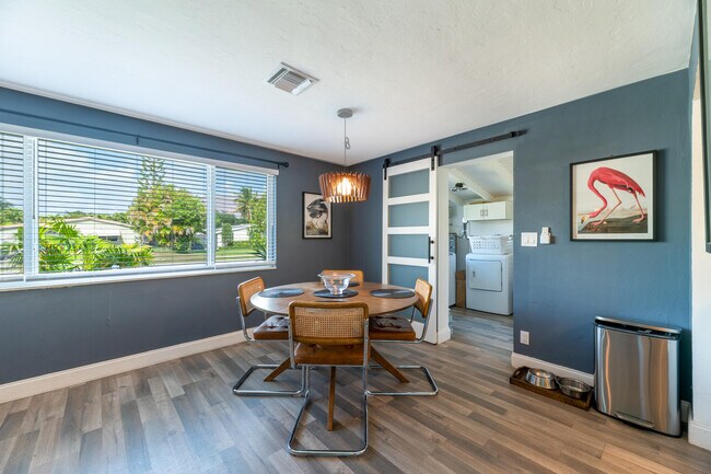 Building Photo - 5840 NE 1st Terrace