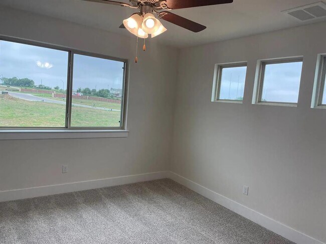 Building Photo - 500 White Steppe Way